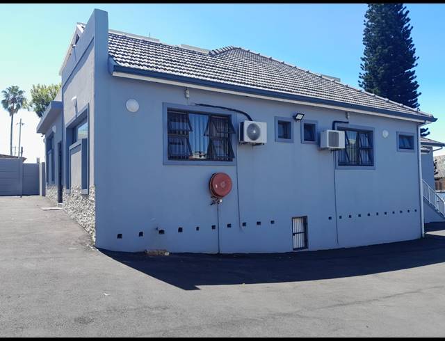 683M² OFFICE FOR SALE IN WINDERMERE